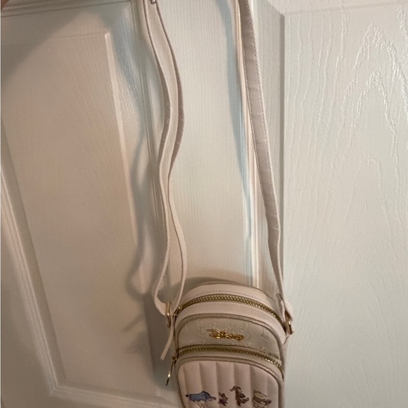 Disney Winnie the Pooh Cream and Gold Crossbody Bag - Picture 9 of 10